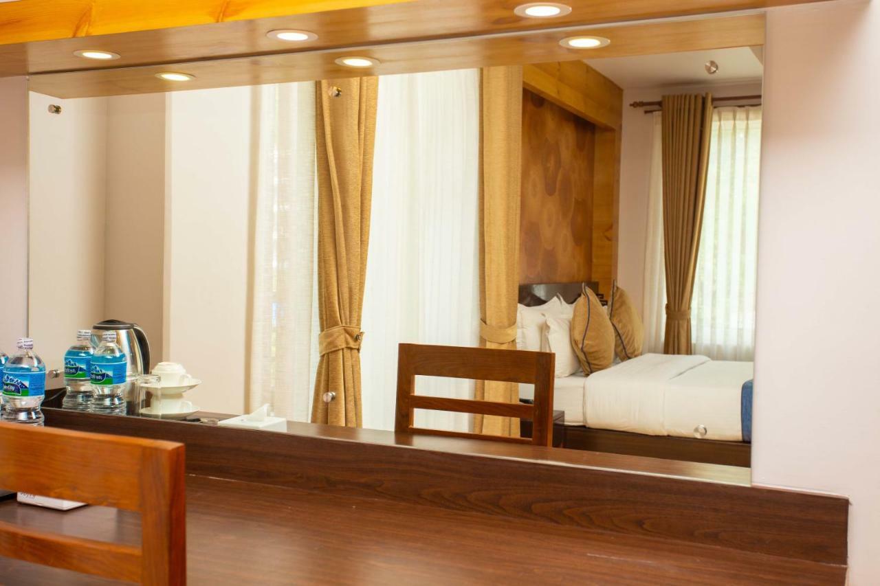 Hotel Lake Paradise Pokhara Exterior foto